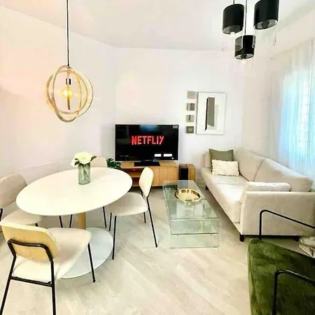 Historical Centre! Private Terrace & Gym-near Public Parking Malaga