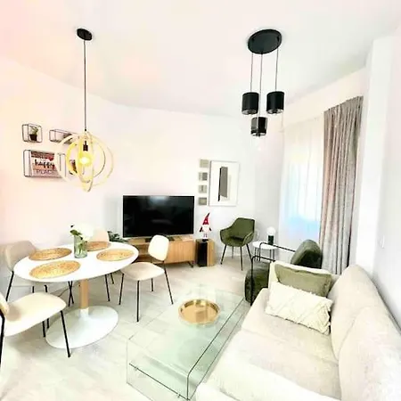 Historical Centre! Private Terrace & Gym-near Public Parking