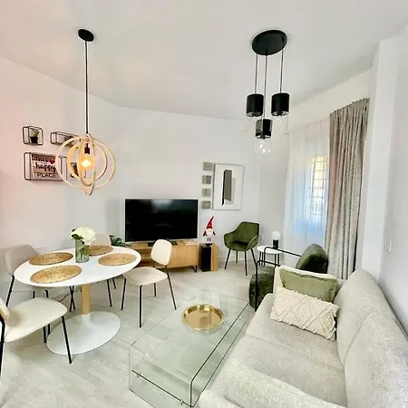Apartment Historical Centre! Private Terrace & Gym-near Public Parking