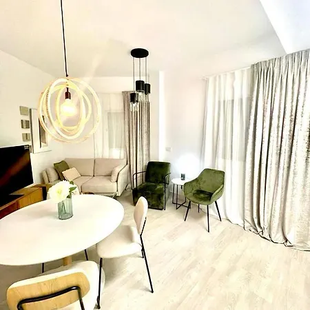 Historical Centre! Private Terrace & Gym-near Public Parking Malaga