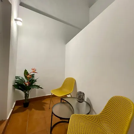Historical Centre! Private Terrace & Gym-near Public Parking *
