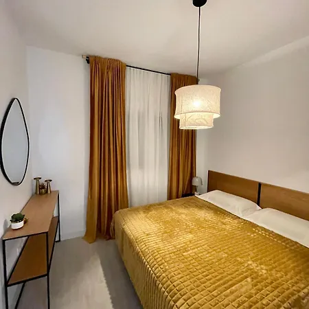 Apartment Historical Centre! Private Terrace & Gym-near Public Parking Malaga