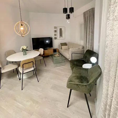 Historical Centre! Private Terrace & Gym-near Public Parking