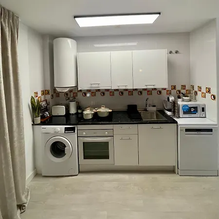 Apartment Historical Centre! Private Terrace & Gym-near Public Parking *