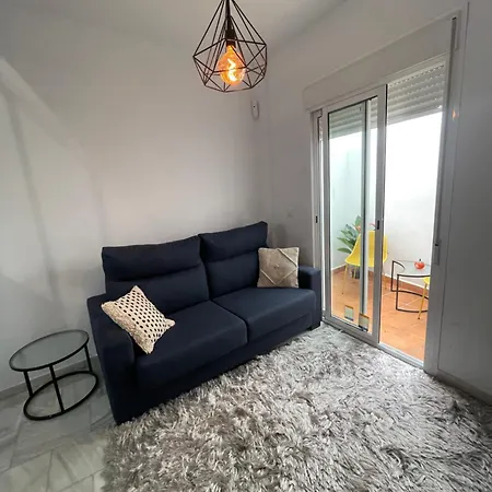 Apartment Historical Centre! Private Terrace & Gym-near Public Parking *